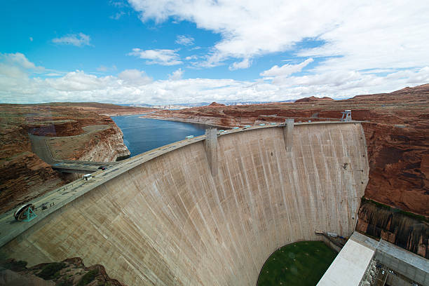 istock Glen Canyon Dam 483212652