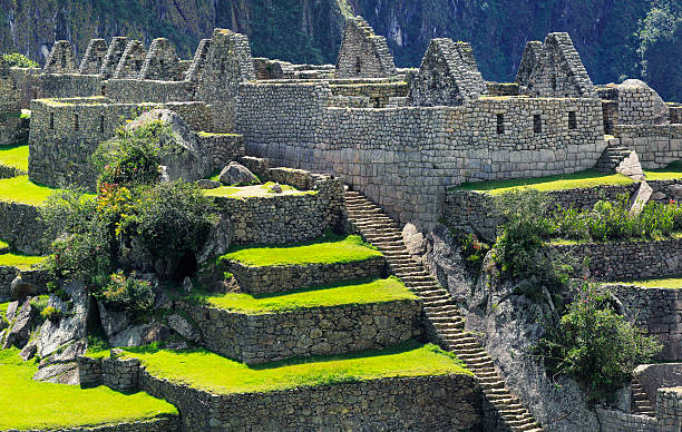 complexe industriel de machu picchu - old fashioned staircase antique antiquities photos et images de collection