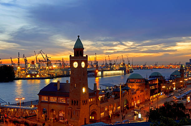istock Hamburg Landingsbruecken sunset RF 483232027