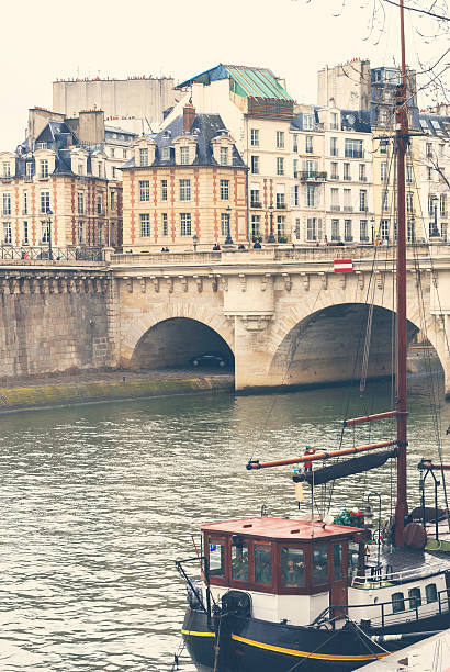 istock Boat on the Seine in Paris 483232208