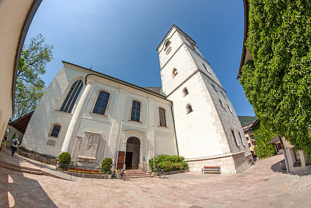 igreja de peregrinação de st. wolfgang - lake amadeus - fotografias e filmes do acervo