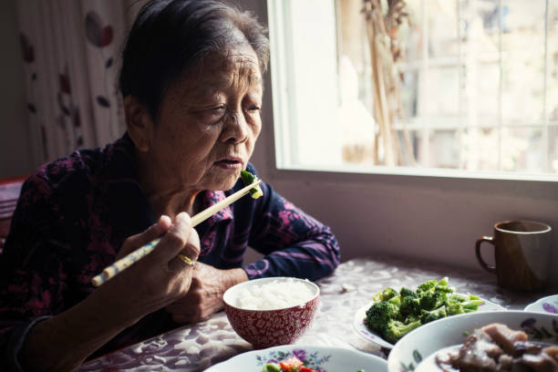 istock My grandmother at lunch 483233197
