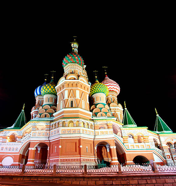 istock Saint Basil's Cathedral at night, Red Square, Moscow, Russia 483233765