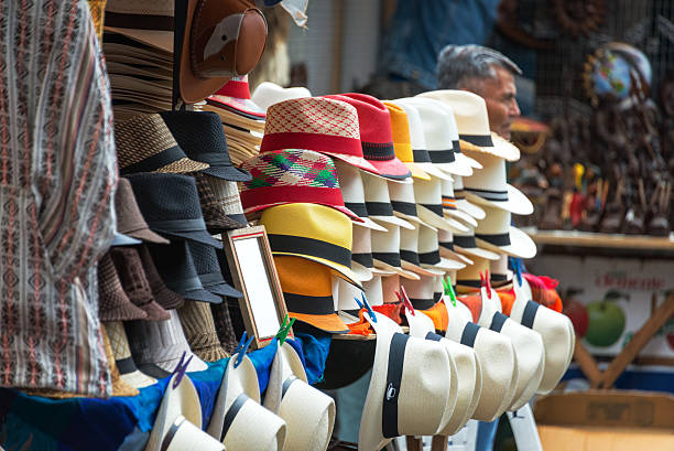 otavalo 市場パナマの帽子 - オタバロ ストックフォトと画像