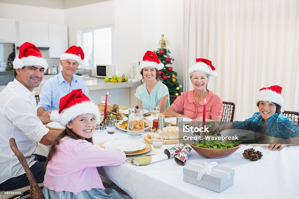 Family of six sitting at dining table - Royalty-free 10-11 Anos Foto de stock