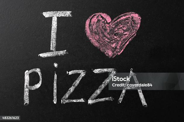 Photo libre de droit de J Adore Les Pizzas Texte Sur Tableau Noir Craie banque d'images et plus d'images libres de droit de Pizza - Pizza, Tableau, Admiration