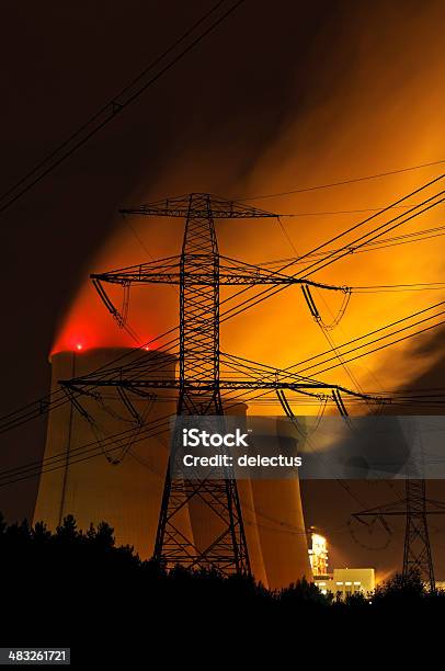 Carbone Centrale Elettrica Di Notte - Fotografie stock e altre immagini di Ambientazione esterna - Ambientazione esterna, Ambiente, Anidride carbonica