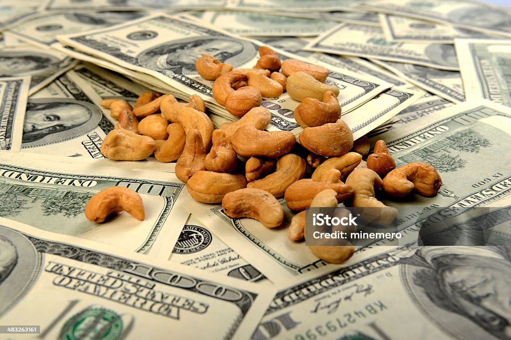 Cashews inwestycji z USA 100 dolarów - Zbiór zdjęć royalty-free (Banknot)