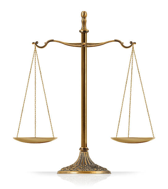 шкалы справедливости - legal system scales of justice justice weight scale стоковые фото и изображения