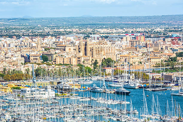 horizonte de palma de mallorca - majorca yacht marina palma - fotografias e filmes do acervo