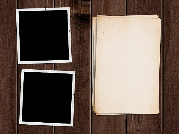 istock Old papers and photographs. 483277258
