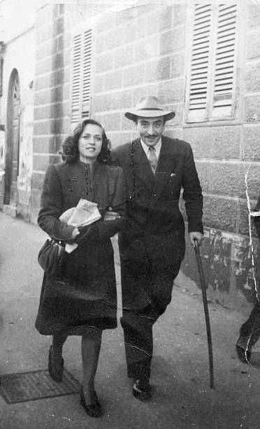istock Wife and husband from 1945 483287641