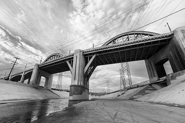 istock Los Angeles River and 6th Street Bridge 483301158