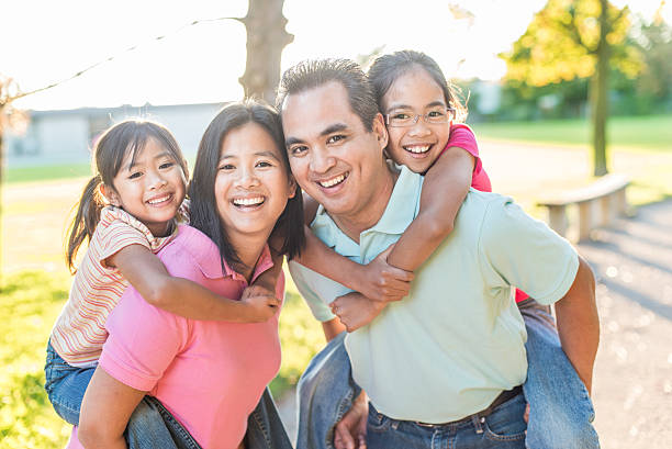 istock Family at the Park 483307324