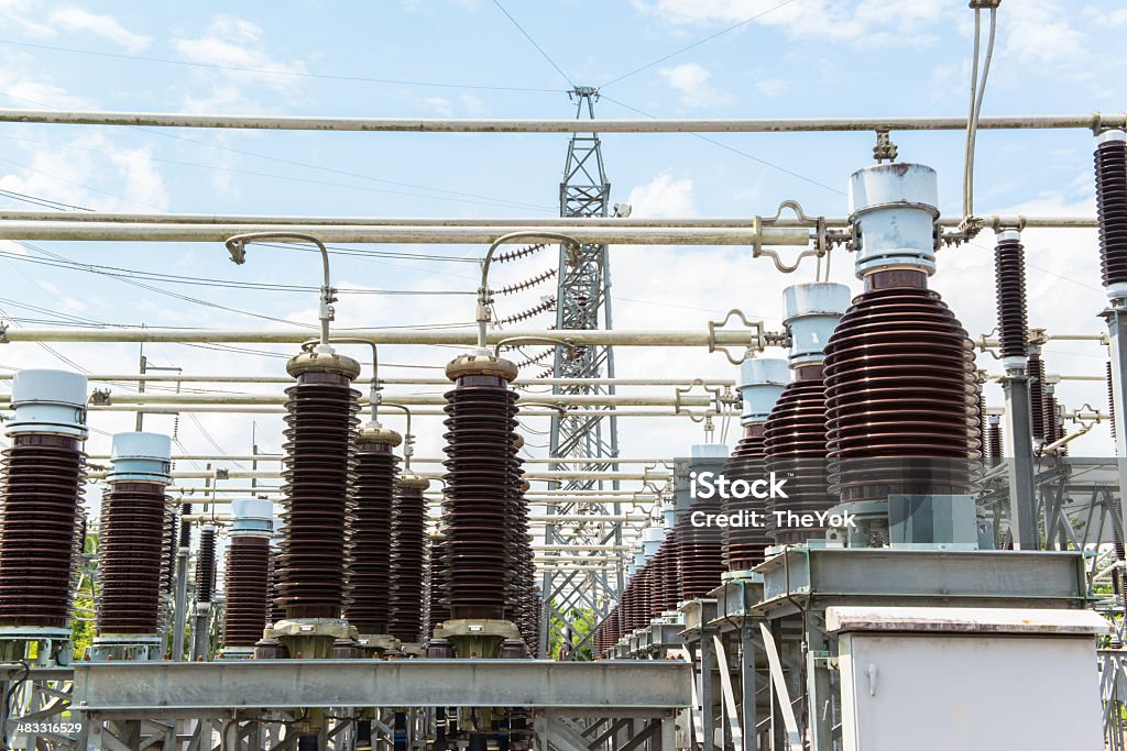 Power station pour rendre l'énergie électrique - Photo de Contrôle libre de droits