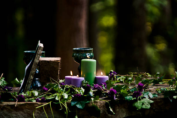 altar do solstício de verão. - composed - fotografias e filmes do acervo