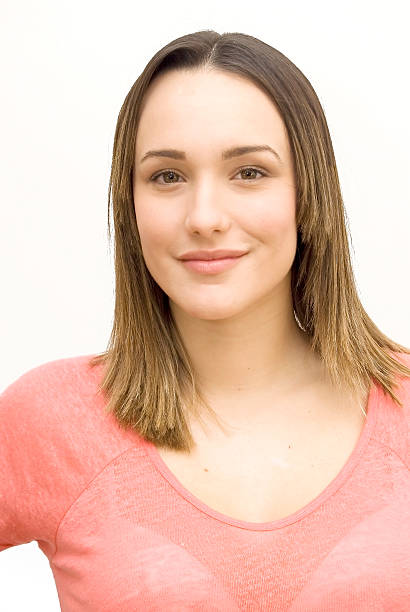 istock Beautiful Brunette Girl 483317613