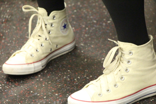 Style On The Subway White Converse Worn With Black Tights Stock Photo -  Download Image Now - iStock