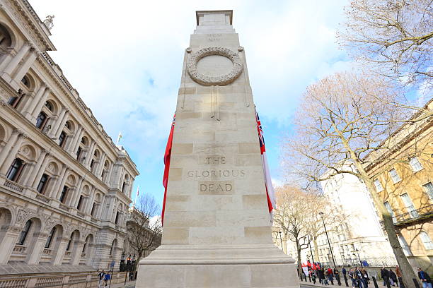 cénotaphe de whitehall, londres - cenotaph photos et images de collection