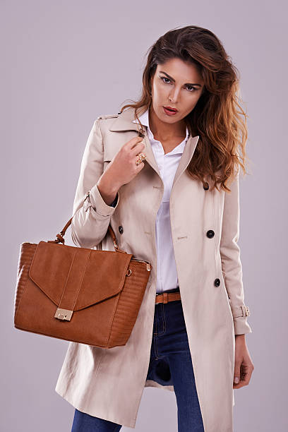 istock Making a fashion statement with her stylish handbag 483321596