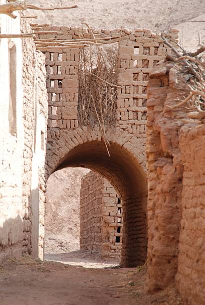 타운명을 at 플레이밍 산 - turpan 뉴스 사진 이미지