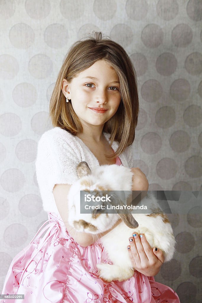 소녀만 쥠 토끼 - 로열티 프리 드워프롭이어래빗 스톡 사진