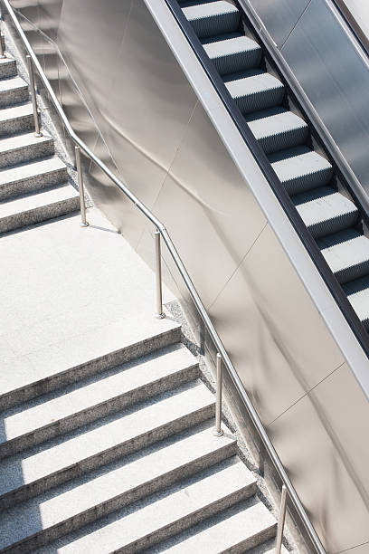 a poucos passos da estação de metrô de - staircase steps istanbul turkey - fotografias e filmes do acervo