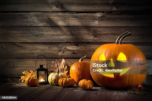 Foto de Abóboras De Halloween e mais fotos de stock de Dia das Bruxas - Dia das Bruxas, Moranga - Cucúrbita, Lanterna de Halloween