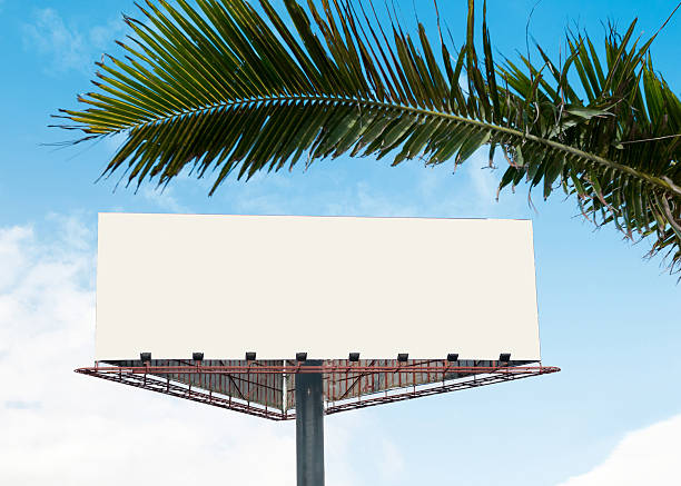 istock Advertise your holiday specials! 483332186