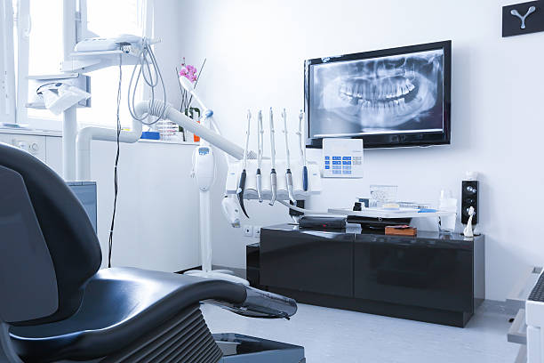 fotel dentystyczny z zdjęcie rentgenowskie - radiogram photographic image zdjęcia i obrazy z banku zdjęć