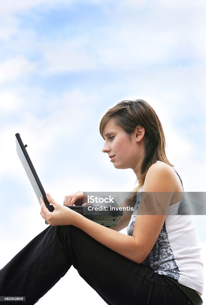 Computador portátil de rapariga - Royalty-free Adolescente Foto de stock