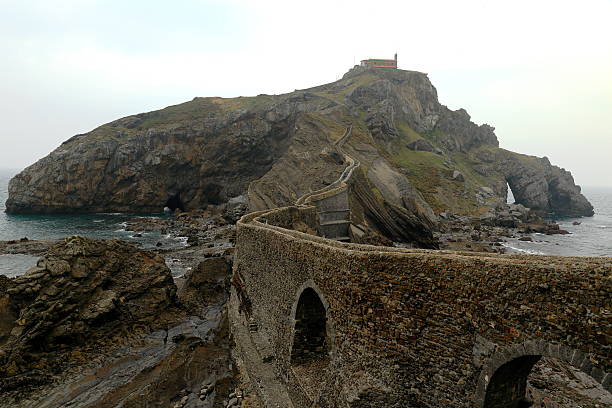 istock Gaztelugatxe-Bizkaia 483343253