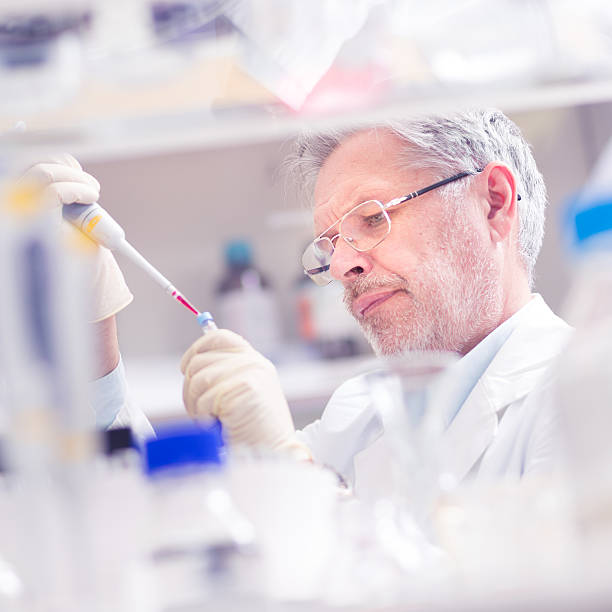 istock Life scientist researching in the laboratory. 483343841