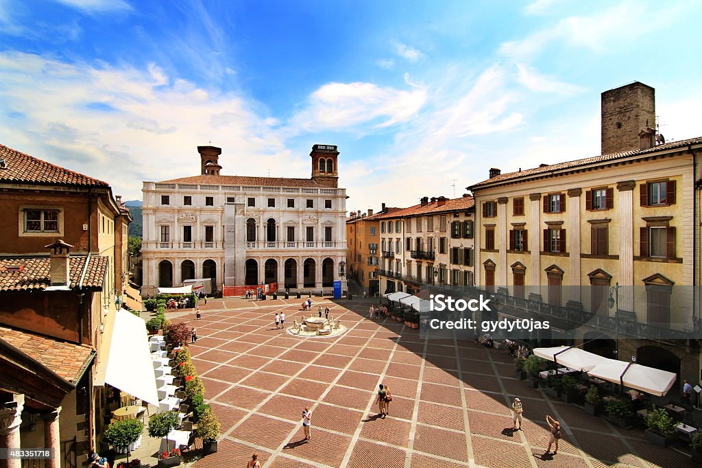 Vista de la piazza Vecchia, Bergamo - Foto de stock de Bergamo libre de derechos