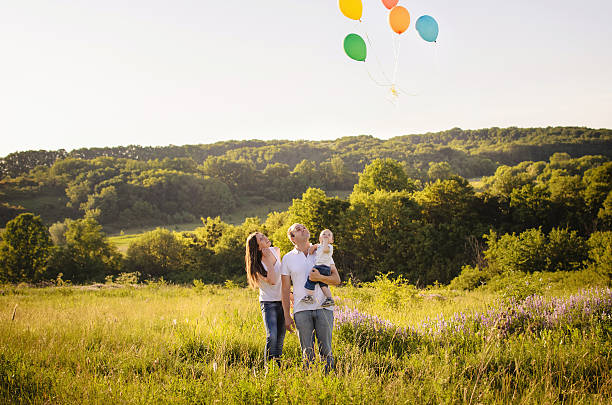istock Family lets balloons 483352762