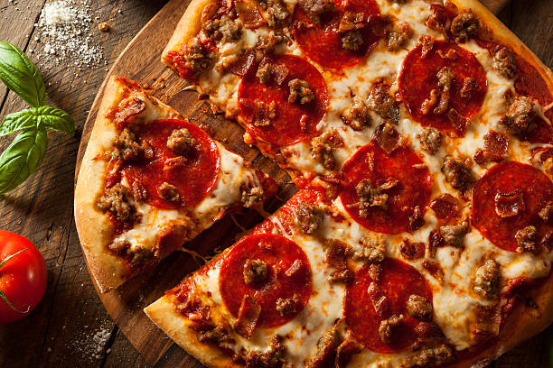 istock Homemade Meat Loves Pizza 483367758