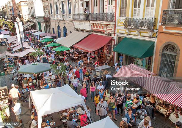 Feria De Antigüedades Lavradio Street En Río Foto de stock y más banco de imágenes de Venta al por menor - Venta al por menor, Río de Janeiro, Bazar