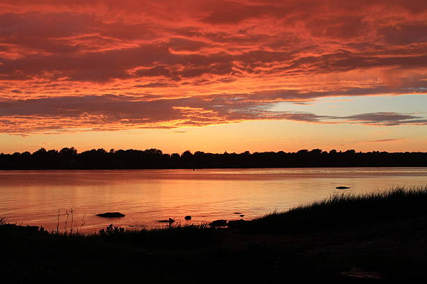 istock Rhode Island Sunset Over Narragansett Bay 483376547