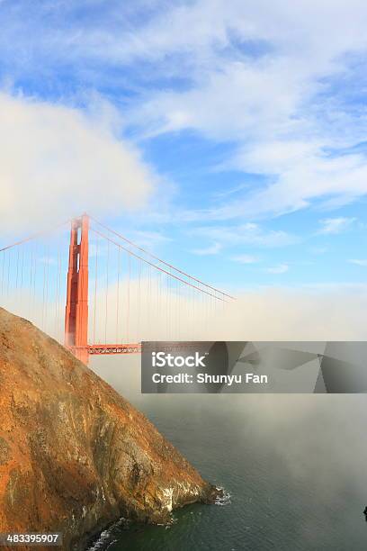 San Francisco Golden Gate Bridge Stockfoto und mehr Bilder von Brücke - Brücke, Nebel, Anlegestelle