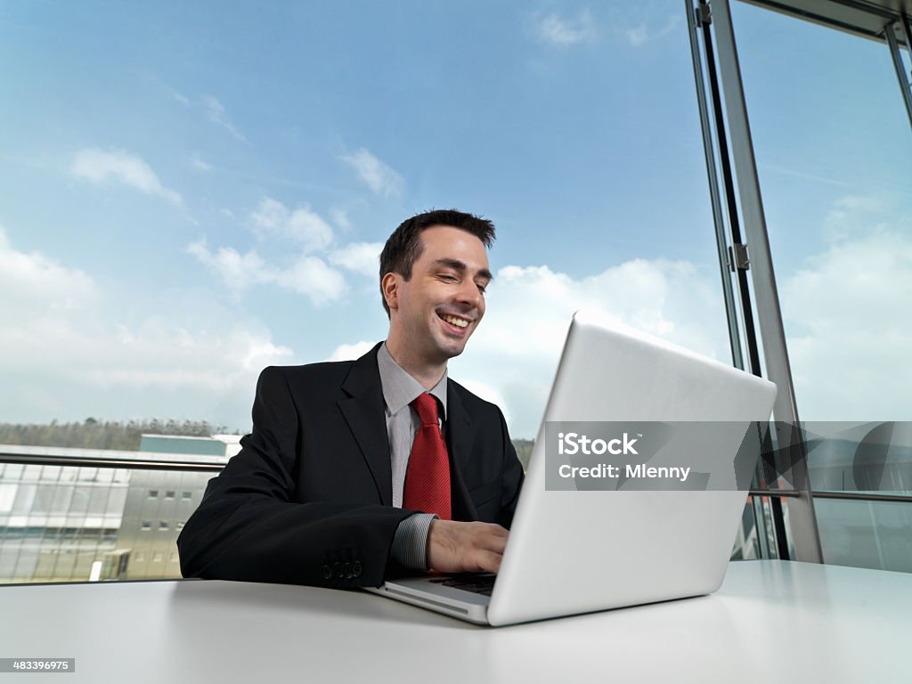 Moderne Geschäftsmann Lächeln - Lizenzfrei 25-29 Jahre Stock-Foto