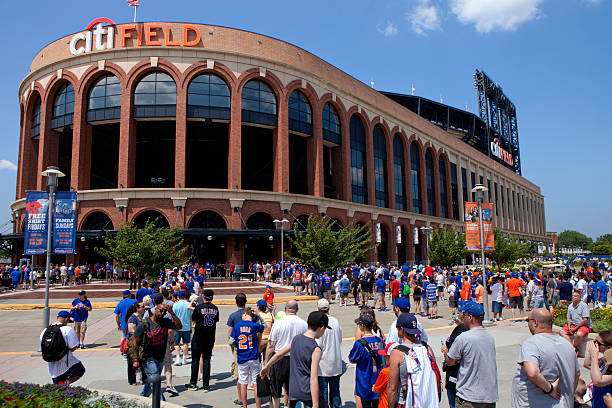 spieltag -mets stadium-queens, new york - garment stock-fotos und bilder