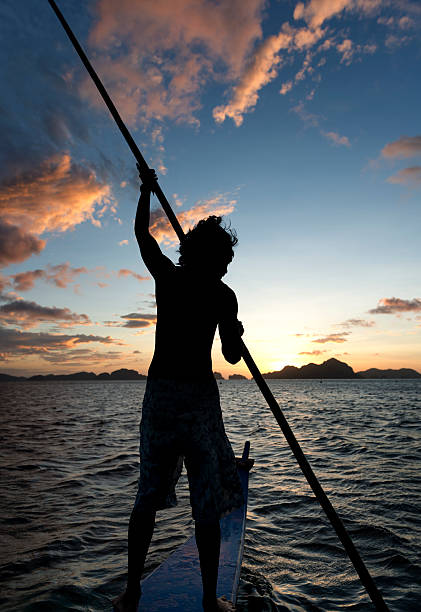 philippino banca のアウトリガーでは、伝統的なボートをフィリピン - mode of transport boracay mindanao palawan ストックフォトと画像