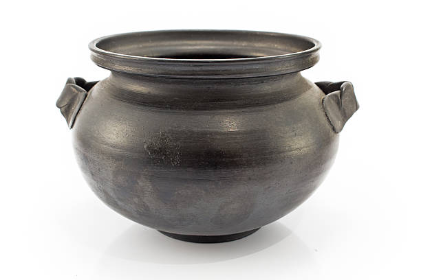 istock Bowl of black pottery 483422564