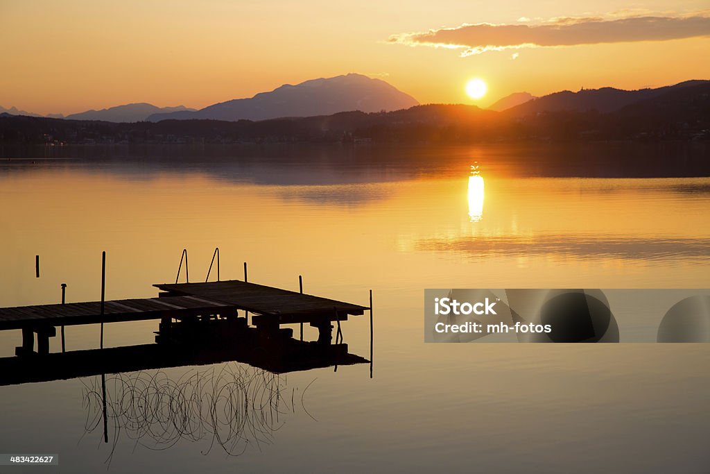 해질녘까지 Lake Wörthersee - 로열티 프리 뵈르테르제 스톡 사진