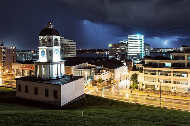 lightning de halifax - editorial maritime provinces canada night photos et images de collection