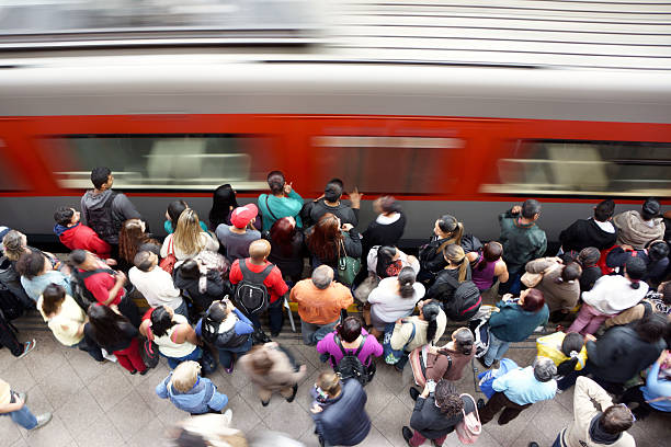 stazione ferroviaria - stazione della metropolitana foto e immagini stock