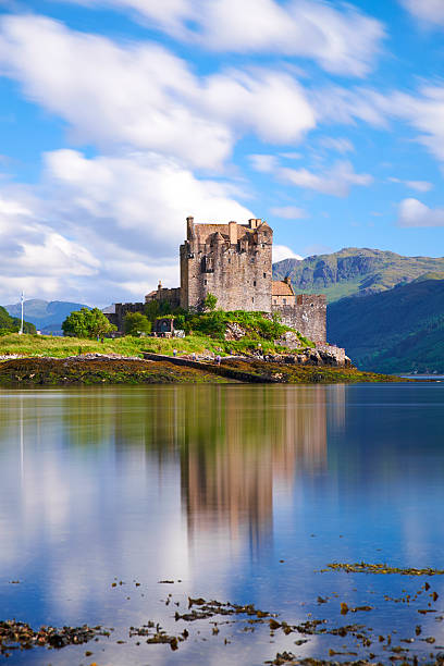 castelo eilean donan - long exposure imagens e fotografias de stock