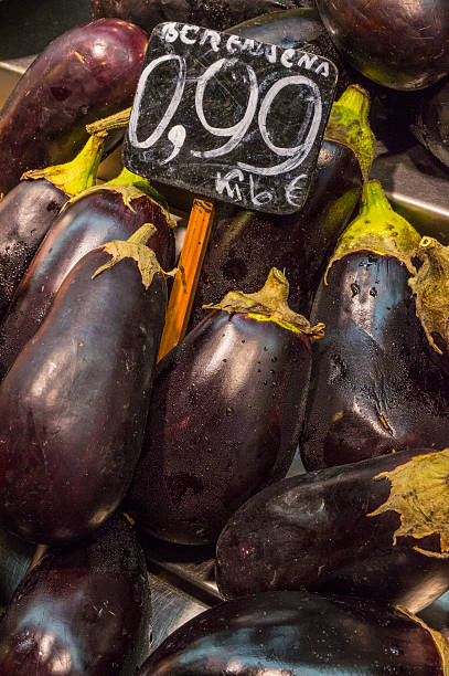 에그플란트 시장 가판대 - eggplant group of objects raw food eating 뉴스 사진 이미지