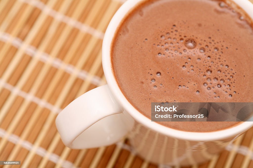 Tazza di cioccolata calda - Foto stock royalty-free di Bambù - Materiale