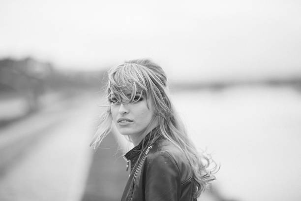 istock Retro fashion portrait 483451305